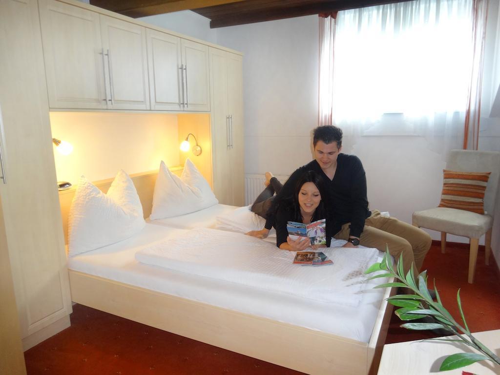 Pension Scherwirt Hotel Graz Room photo